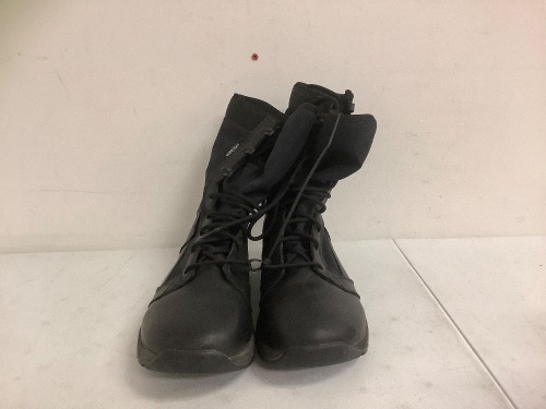 Danner Boots for Men, 8.5D, E-Comm Return - Lot 382