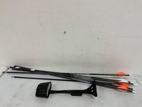 Lot of (6) Arrows and Quiver, E-Commerce Return, Sold as is - Lot 490
