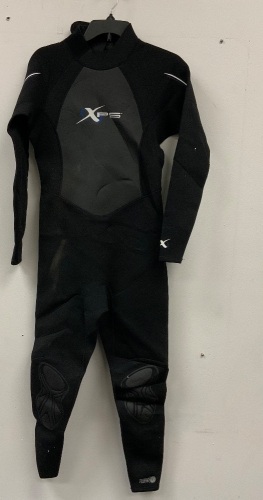XPS Wet Suit, Size M, E-Commerce Return, Sold as is - Lot 491