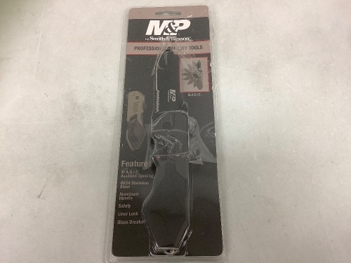 Smith & Wesson Pocket Knife, E-Commerce Return, Sold as is - Lot 553