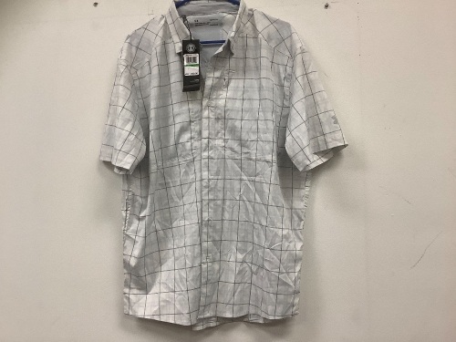 Under Armour Mens Shirt, L, Appears New, Sold as is - Lot 727