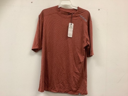 Ascend Mens Shirt, XL, Appears New, Sold as is - Lot 741