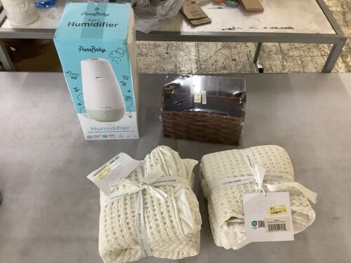 Lot of Household Items - Lot 401