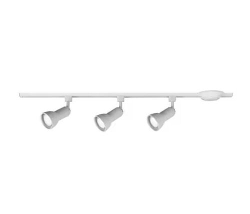 Hampton Bay 4 ft. White Hard Wired Linear Track Lighting Kit with R20/PAR20 Medium Step Head Track Lighting Heads - Lot 579