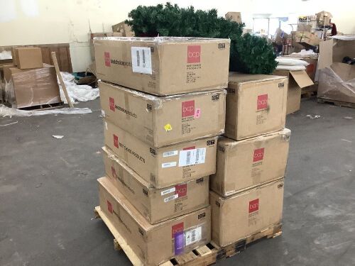 Lot of (9) Large Outdoor Wreaths - Uninspected - Lot 99