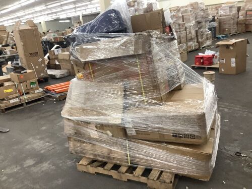 Pallet of Salvage Wicker Furniture Parts  - Lot 410