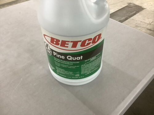 Case of (4) Betco Pine Quat One-Step Disinfectant Germicidal Detergent & Deodorant  - Lot 422