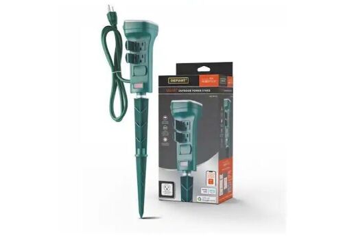 Defiant Smart Outdoor 4 ft. 6-Outlet Power Stake Timer Powered by Hubspace - Lot 649