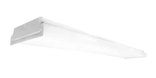Commercial Electric 4 ft. 5600 Lumens Square Lens Integrated LED White Wrap Light, 4000K - Lot 607
