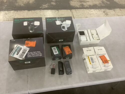 Lot of (3) Wyze Cam Floodlight, (2) Wyze Cam Pan Camera & (2) Wyze Video Doorbell  - Lot 93