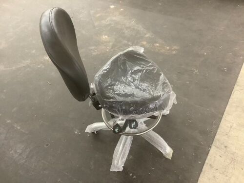 Rolling Office Chair  - Lot 338