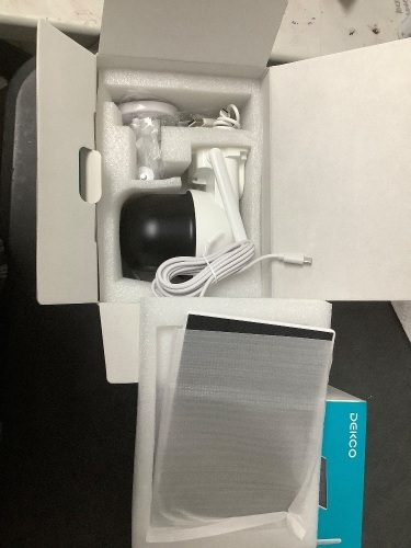 Solar-Powered Wireless Security Camera - Lot 9400