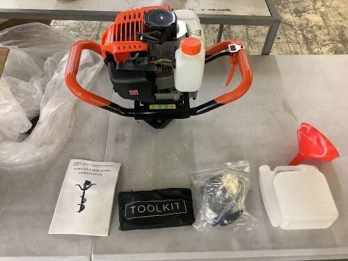 52CC 2-Stroke 2HP Gas Powered Post Hole Digger - Damaged Air Cleaner Cover - Lot 71