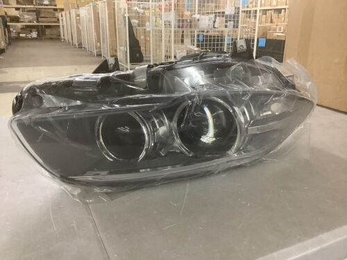 Lot of (2) Xenon Headlight For 2014-2017 BMW 5 Series F10 - Lot 449