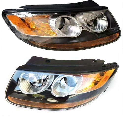 Pair of Hyundai Santa Fe Headlights 2007-2012 - Lot 254