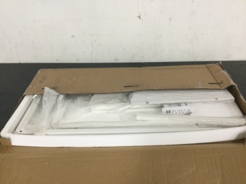 39inch White Desk - Lot 9570
