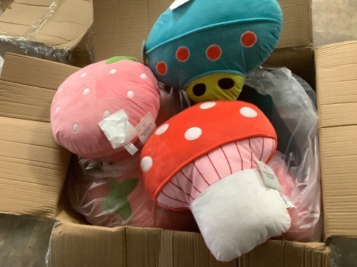 Box of Decorative Pillows 17pcs - Lot 9630