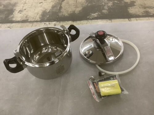 Stainless Steel Pressure Cooker  - Lot 640