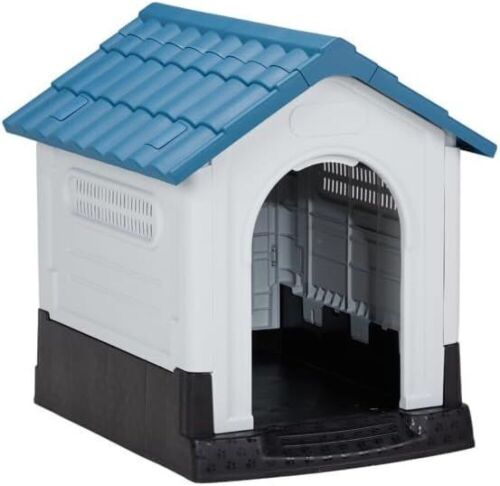 26" Plastic Dog House  - Lot 845
