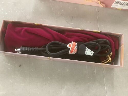 LANDOT Hair Straightener Brush  - Lot 125