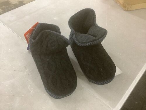 Lot of (10) Black Bootie Slippers  - Lot 813