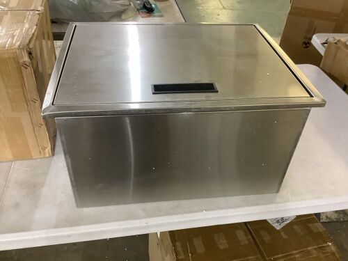 Stainless Steel Drop-in Ice Chest, 49.7 Qt, 22" x 17" x 12" - Dented Corners  - Lot 201