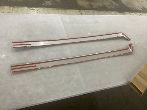 Chrome Door Molding Trim Cover - Lot 526
