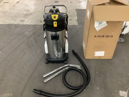 40L Commercial Carpet Cleaning Machine - Vacuum Works, No Hose for Sprayer, Carpet Wand Incomplete - Lot 97