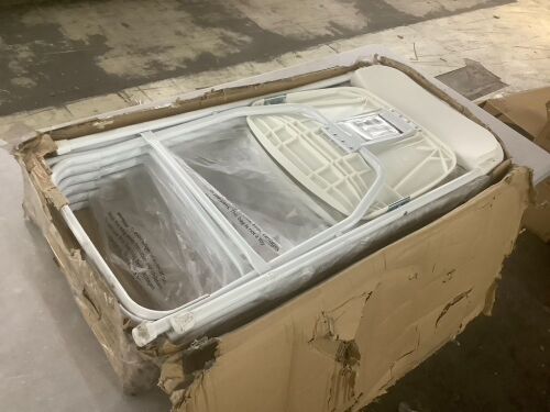 Plastic Stackable Folding Chairs, 6 Pack - Lot 193