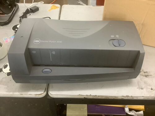 GBC 3230 Electric Paper Hole Punch, 24 Sheet Capacity - Lot 591