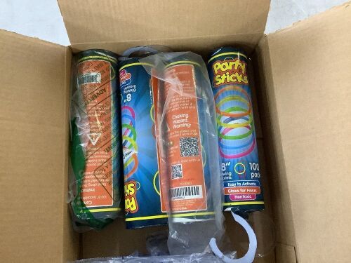 Lot of (4) 8" Glow Sticks, 100 pc  - Lot 269