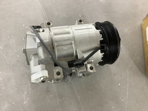 AC Compressor with Clutch for Audi A3 TT - Stripped Bolt  - Lot 363