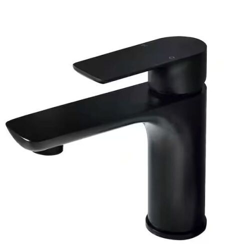 Single-Handle Single-Hole Bathroom Faucet in Matte Black - Lot 878