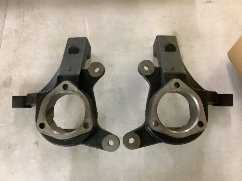3" Lift Spindles Suspension Level Kit 2WD For 1999-2007 Chevrolet Silverado 1500 Tahoe Suburban 1500 - Lot 278