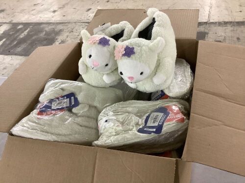 Lot of (20) Lamb Slippers - Lot 540