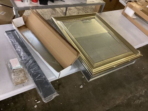 Glacier Bay 24 in. W x 30 in. H Rectangular Medicine Cabinet with Mirror - Mirror Cracked on Inside  - Lot 217