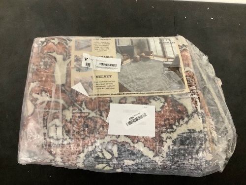 Area Rug Unknown Size - Lot 474