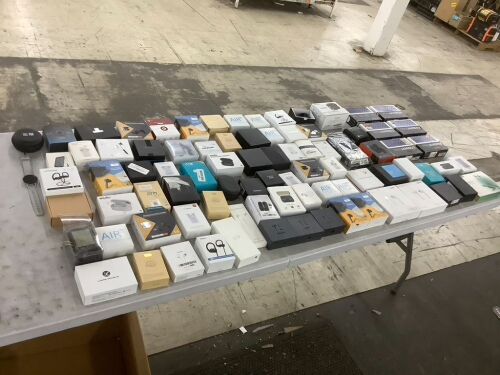 Large Lot of Small Electronics  - Lot 88