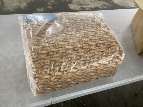 8' x 10' Area Rug  - Lot 418