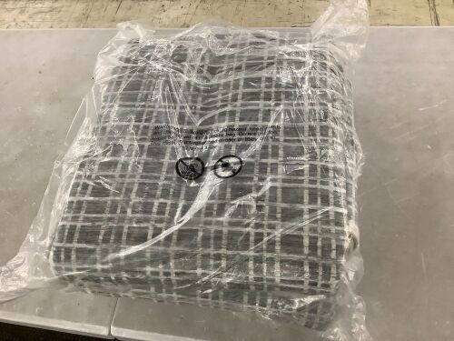 8' x 10' Area Rug  - Lot 529