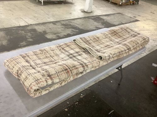 9' x 12' Area Rug  - Lot 157