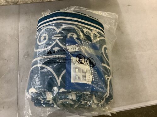 5' x 7' Area Rug  - Lot 162