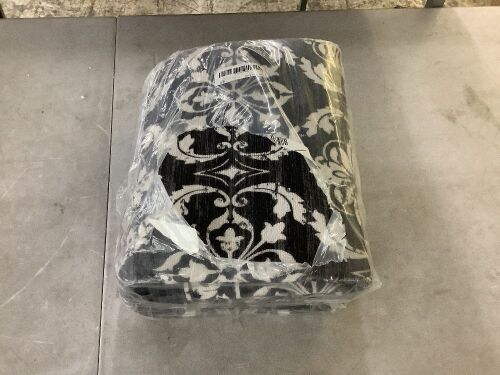 5' x 7' Washable Area Rug  - Lot 164