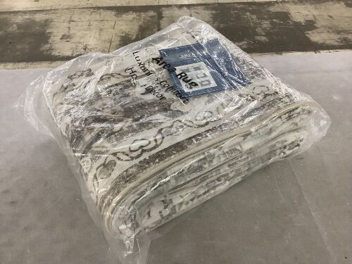 8' x 10' Area Rug  - Lot 180