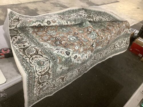 7' x 9' Area Rug  - Lot 286