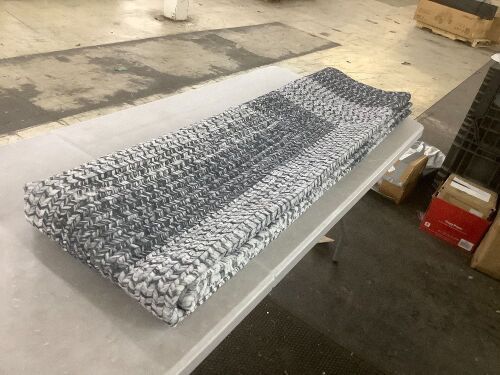 8' x 10' Area Rug  - Lot 287