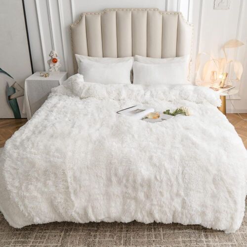 CHOSHOME Plush Shaggy Duvet Cover Set, King Size - Lot 466