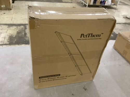 Foldable Dog Car Ramp - Lot 559