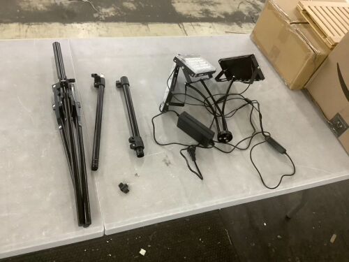 Tri-Head LED Grow Light with Tripod  - Lot 637