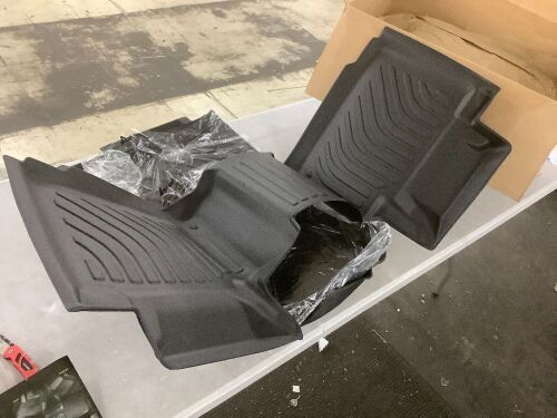 Viwik Auto Floor Mats  - Lot 696